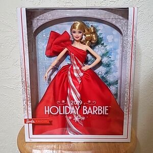 MNIB Mattel 2019 Holiday Barbie Collector's Barbie Signature